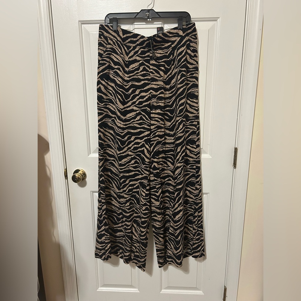 Pull-On Wide Leg Pant - Picture 5 of 5